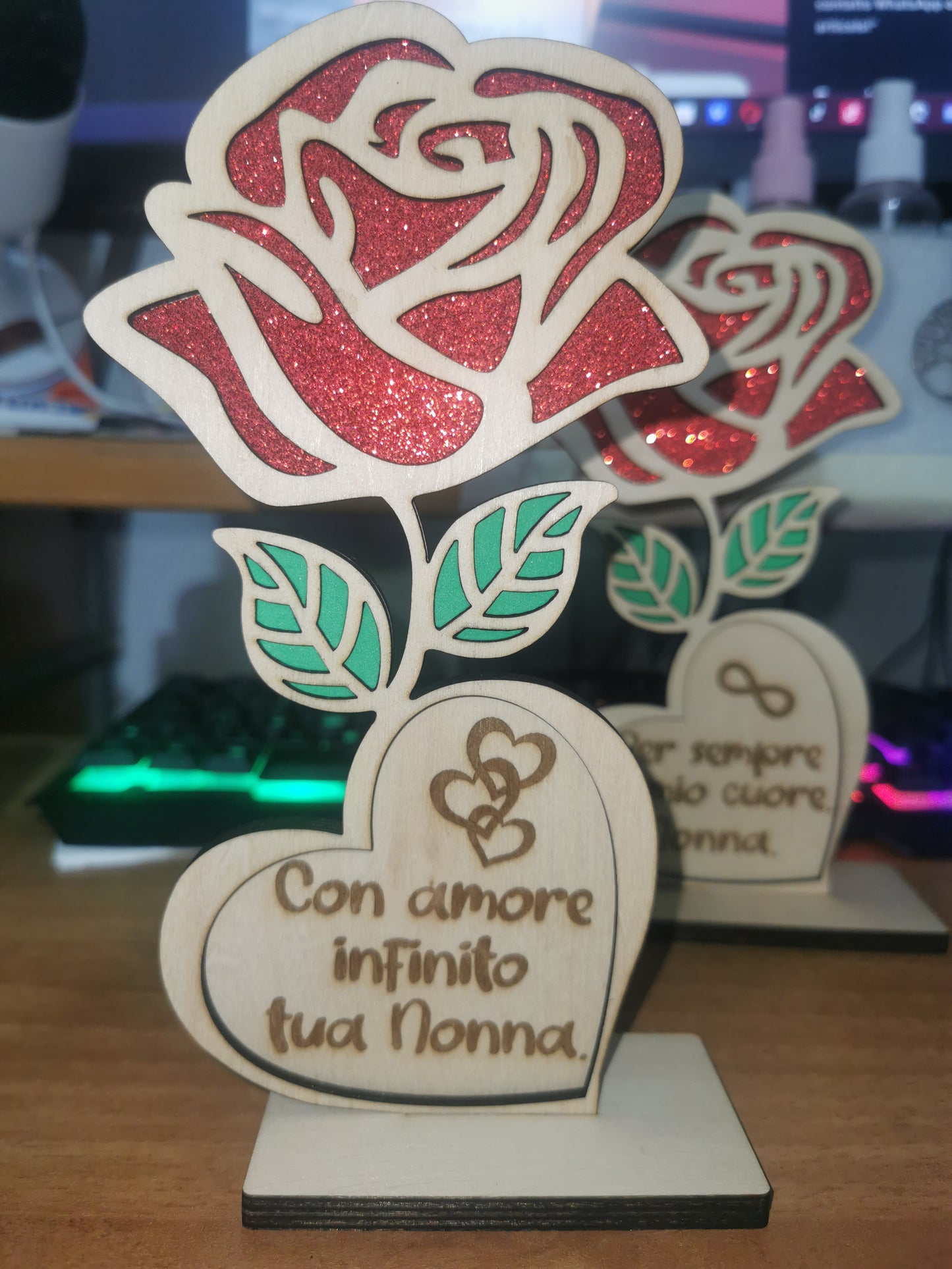 Rosa incisa con dedica
