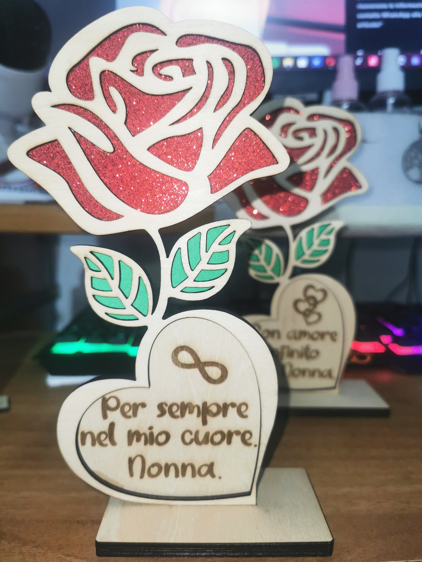 Rosa incisa con dedica